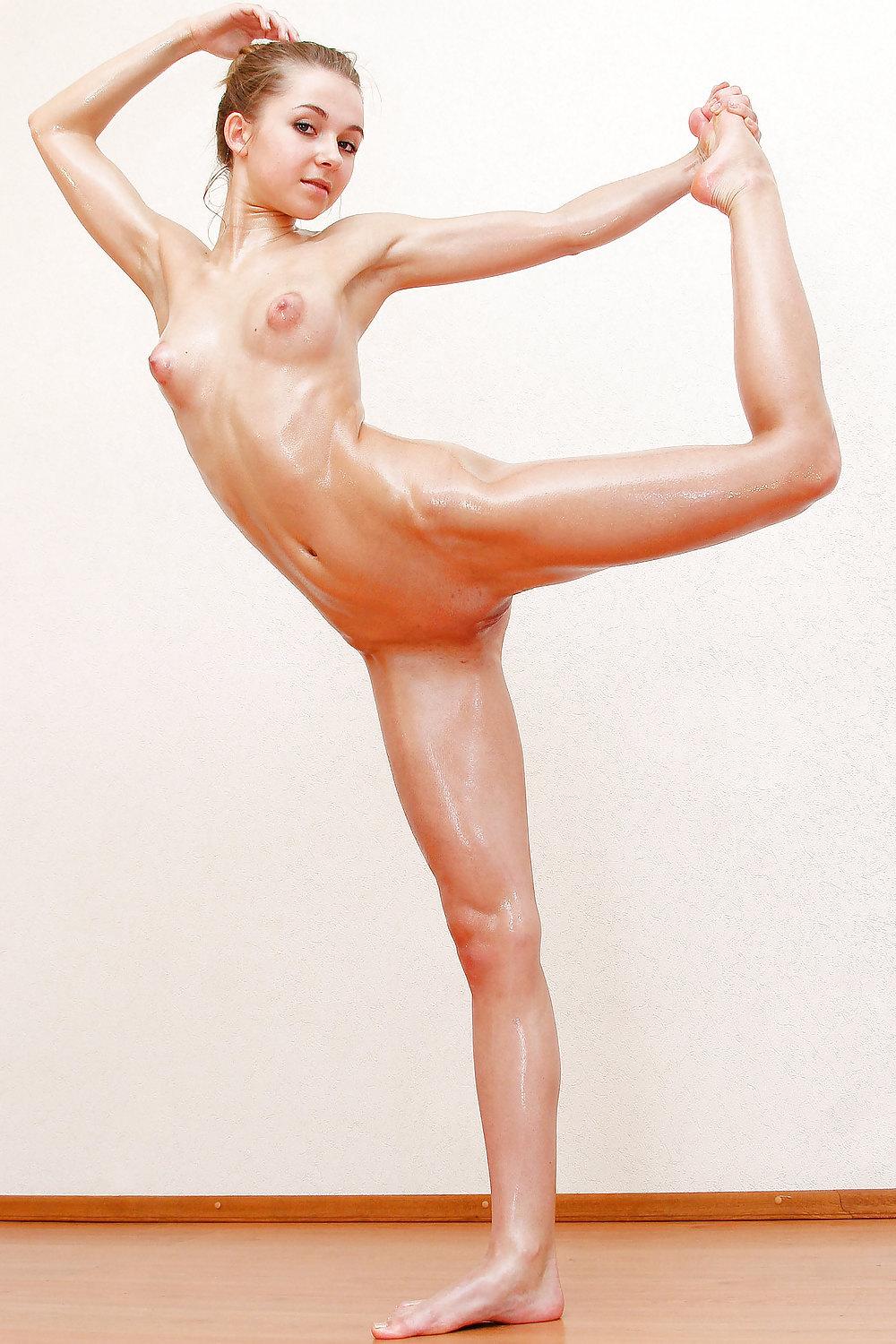 16P Pretty & Naked 7