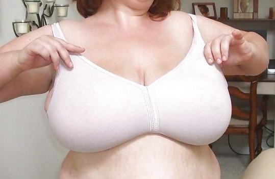 25P Chunky tits in bra 11
