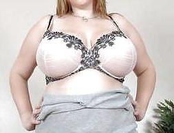 25P Chunky tits in bra 11