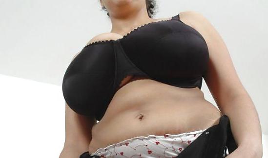 24P Chunky tits in bra 16