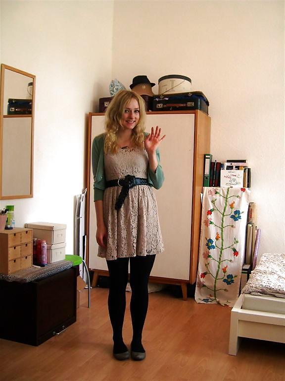 25P Pls cum on Laura