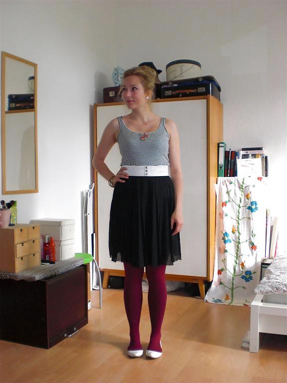 25P Pls cum on Laura