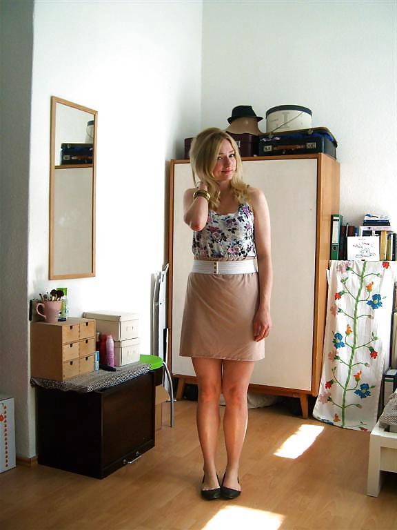 25P Pls cum on Laura