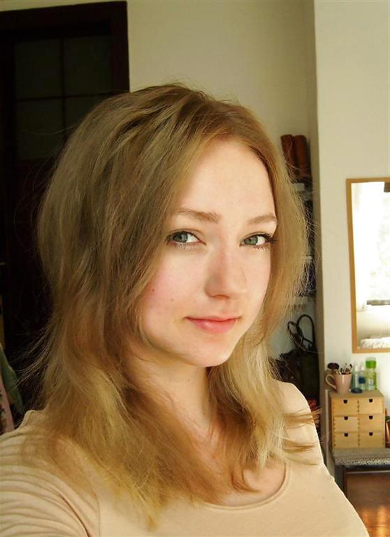 25P Pls cum on Laura