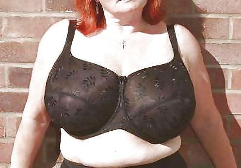 23P Chunky tits in bra 14