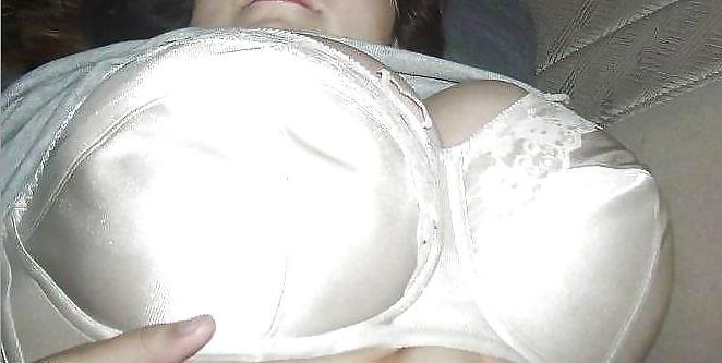 23P Chunky tits in bra 14