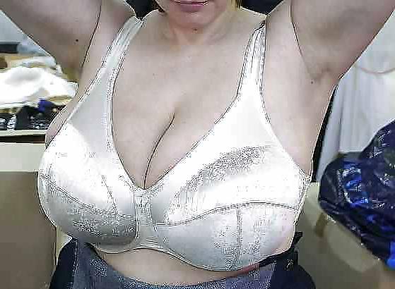 23P Chunky tits in bra 14