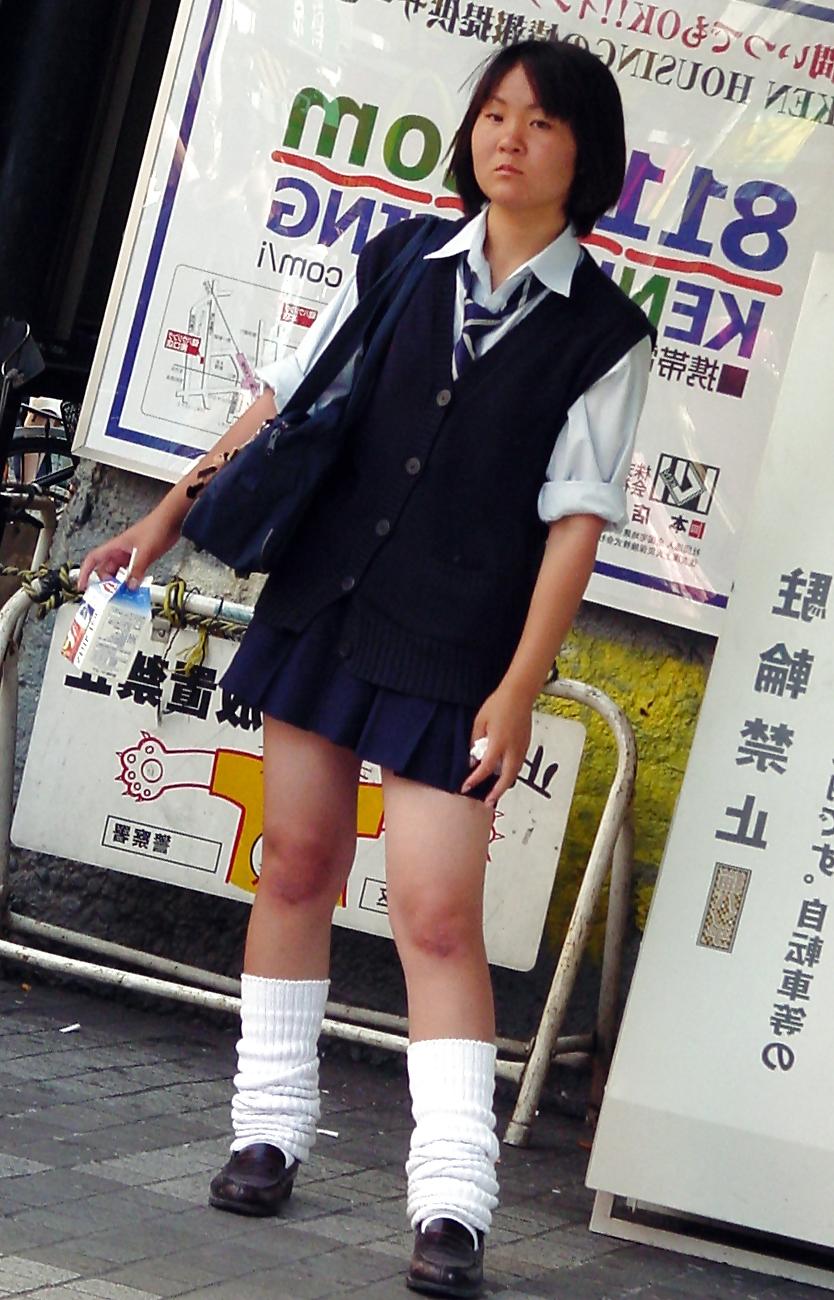 25P Japanese street whores: High School Edition 1