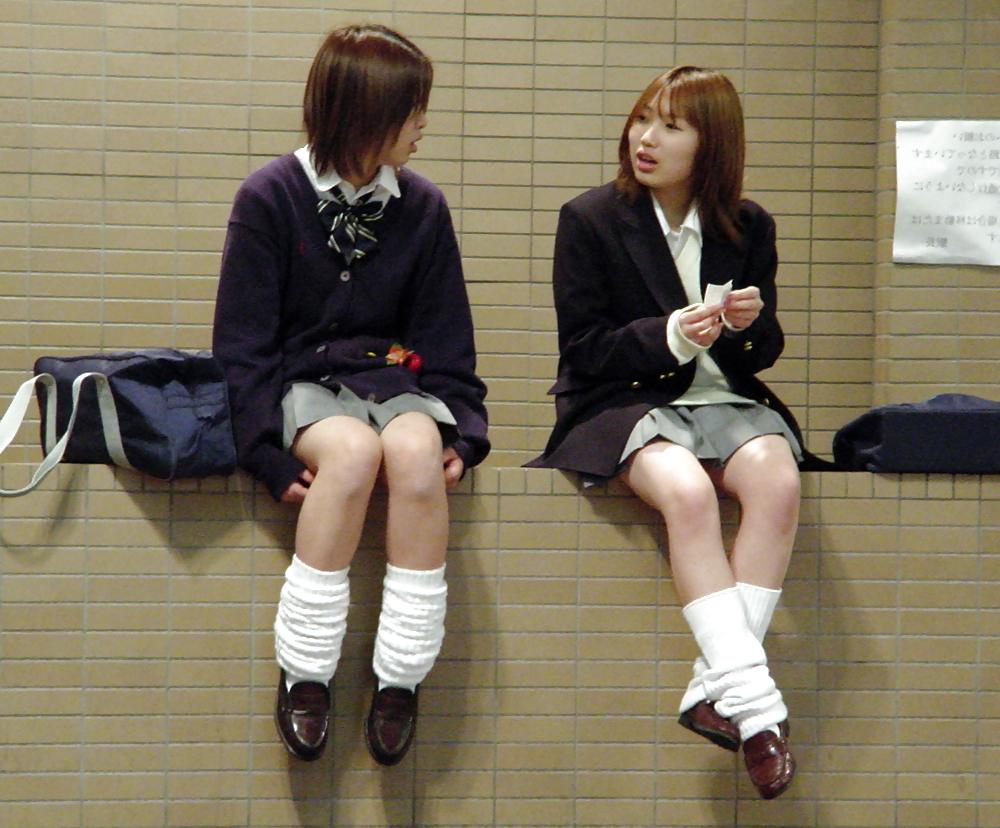 25P Japanese street whores: High School Edition 1