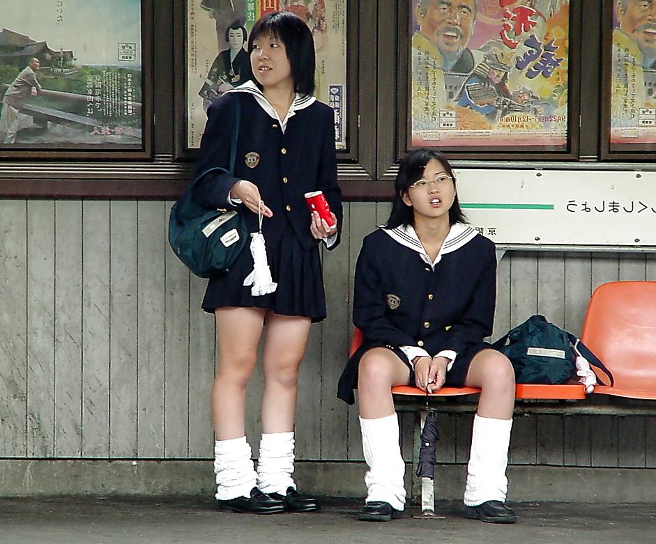 25P Japanese street whores: High School Edition 1