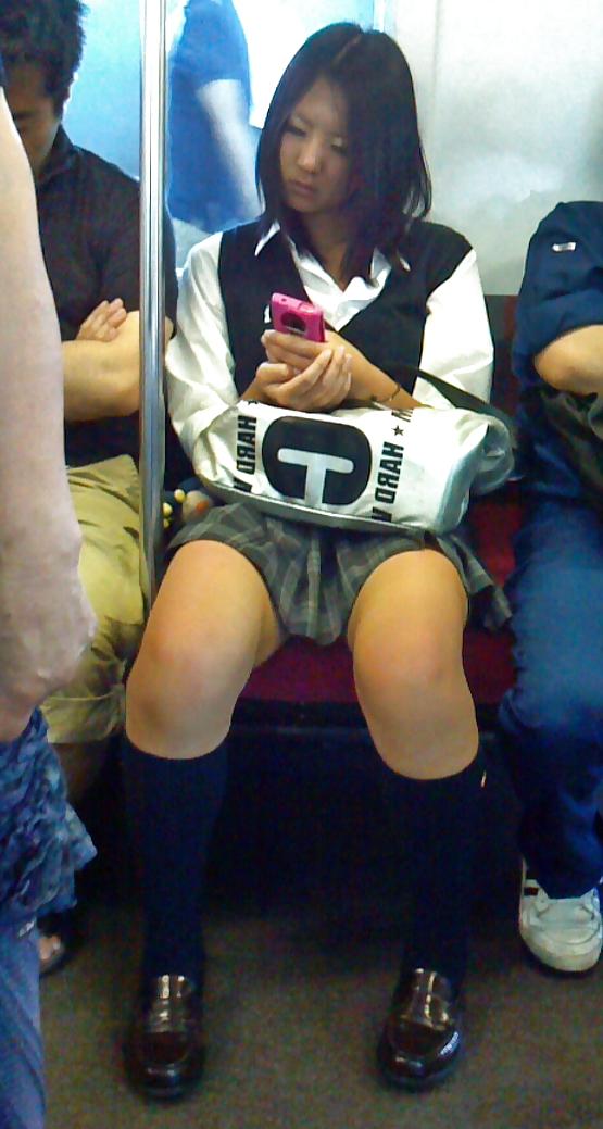 25P Japanese street whores: High School Edition 1