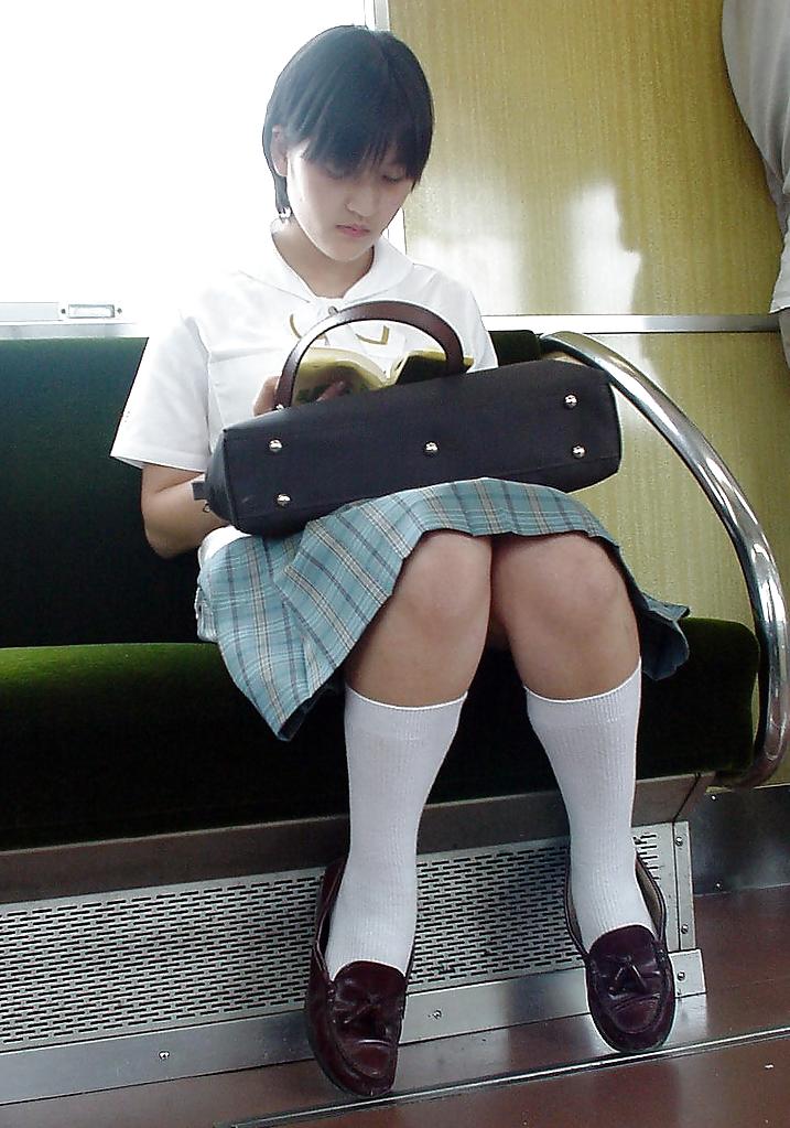 25P Japanese street whores: High School Edition 1