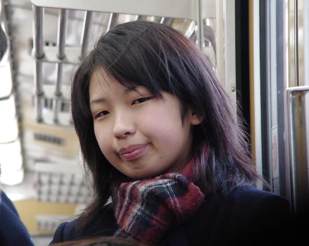 25P Japanese street whores: High School Edition 1