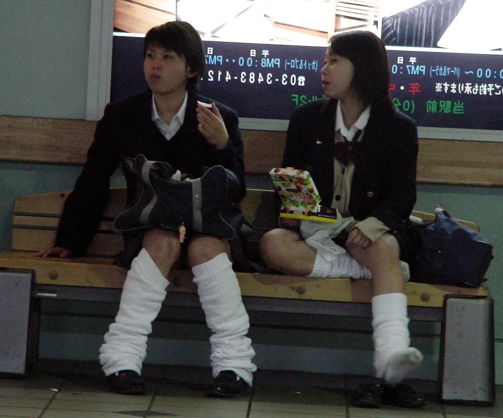 25P Japanese street whores: High School Edition 1