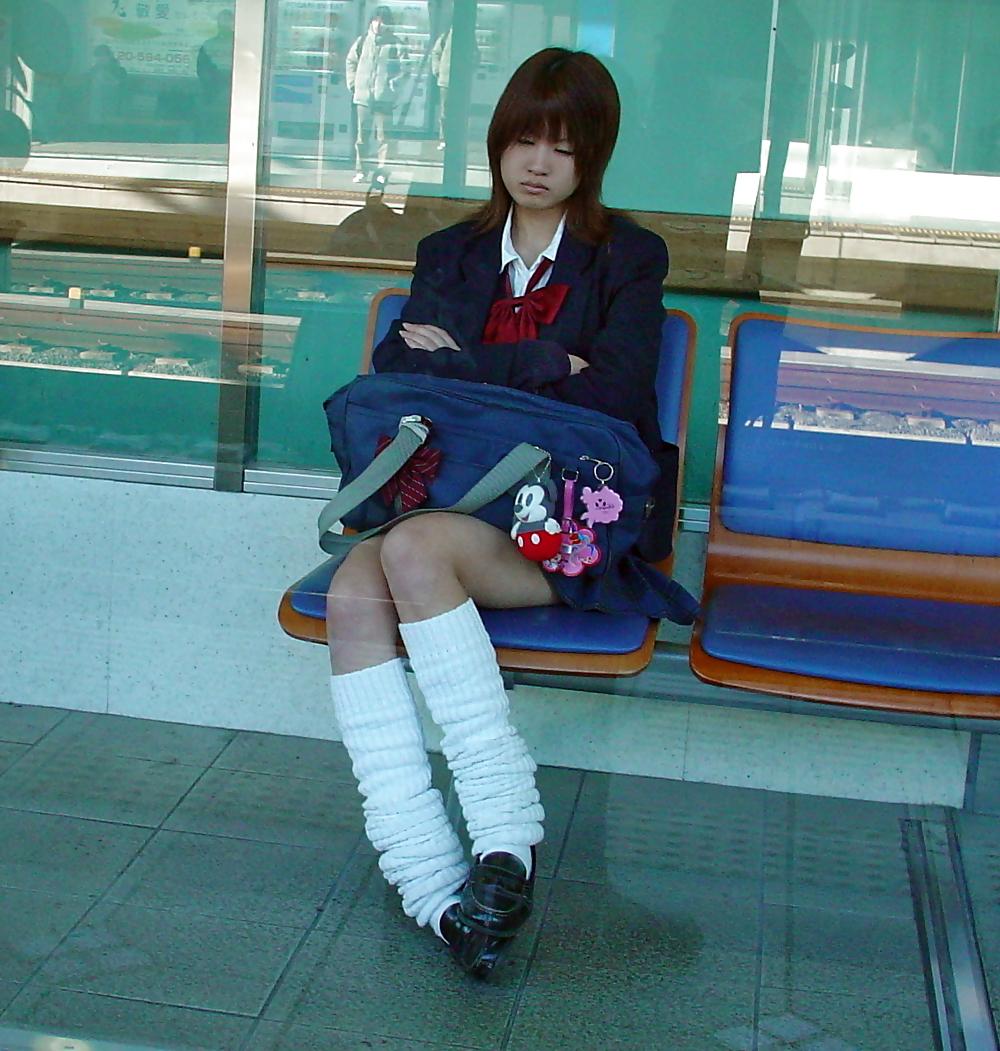 25P Japanese street whores: High School Edition 1
