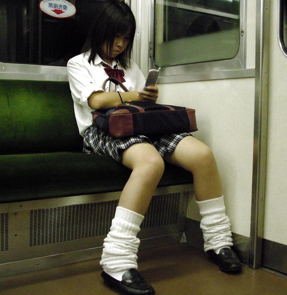 25P Japanese street whores: High School Edition 1