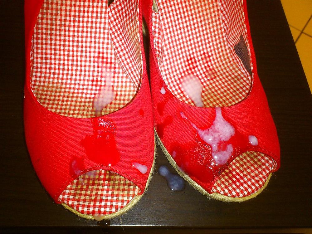 6P Cum on my girlfriend's red open toes heels