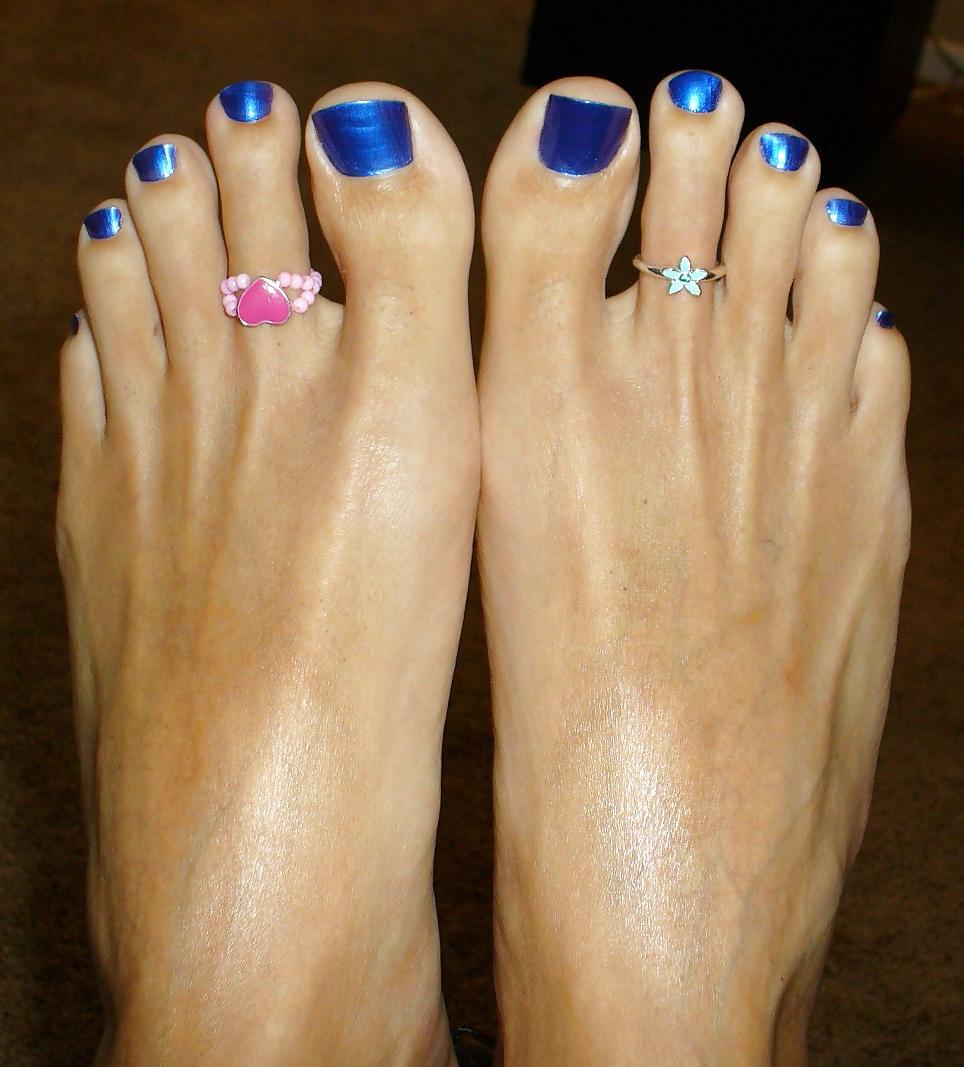 25P My pretty feet. :)