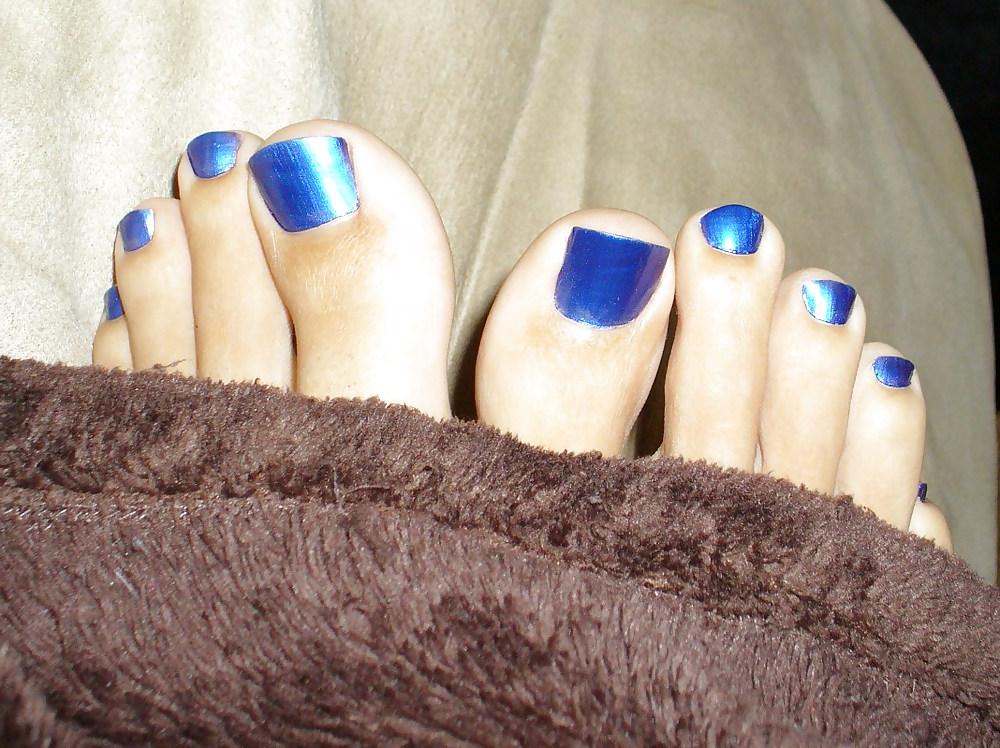 25P My pretty feet. :)