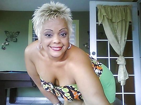 24P She forgot her bra 33.