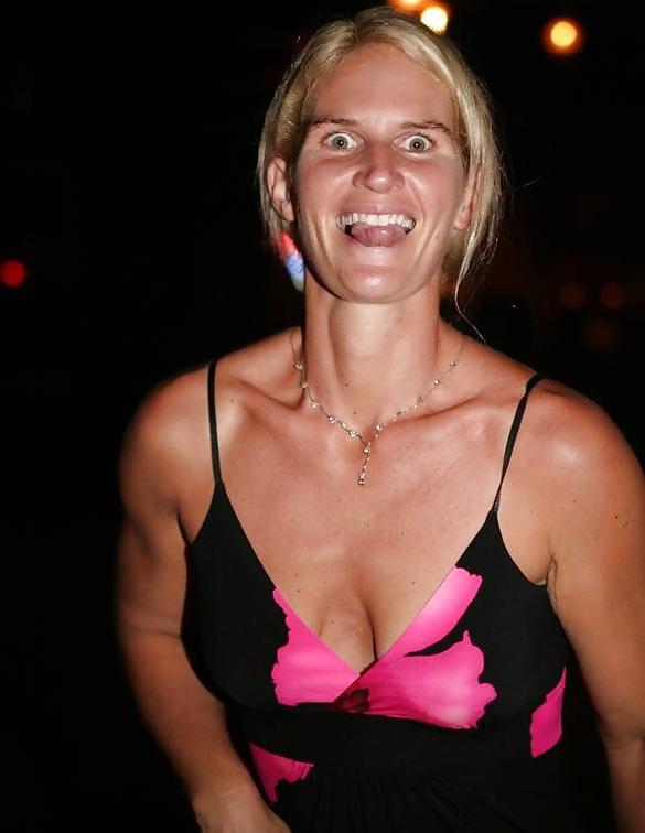 24P She forgot her bra 33.
