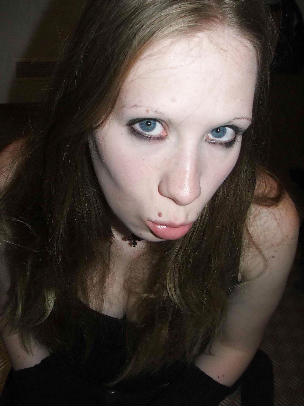 25P Goth teen facial