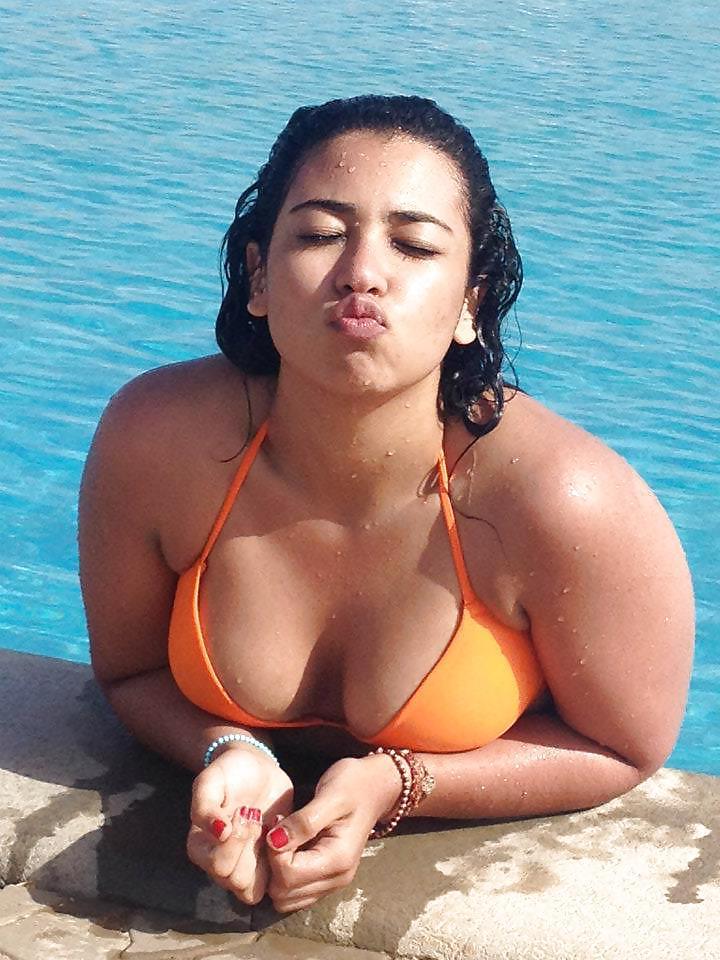 17P Sara Morocco Girl Cum On Her