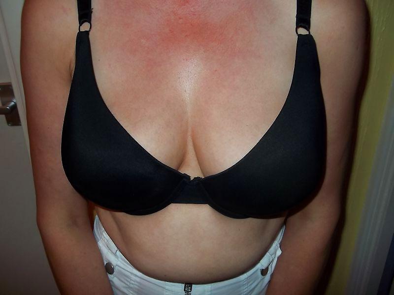 22P Woman their sell bra on the net 