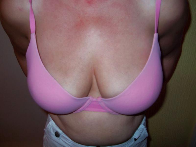 22P Woman their sell bra on the net 