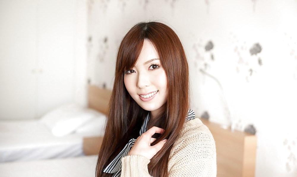 25P Yui Hatano - 03 Japanese Beauties