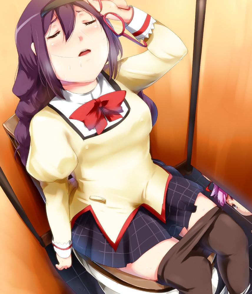 25P Anime girls on the toilet