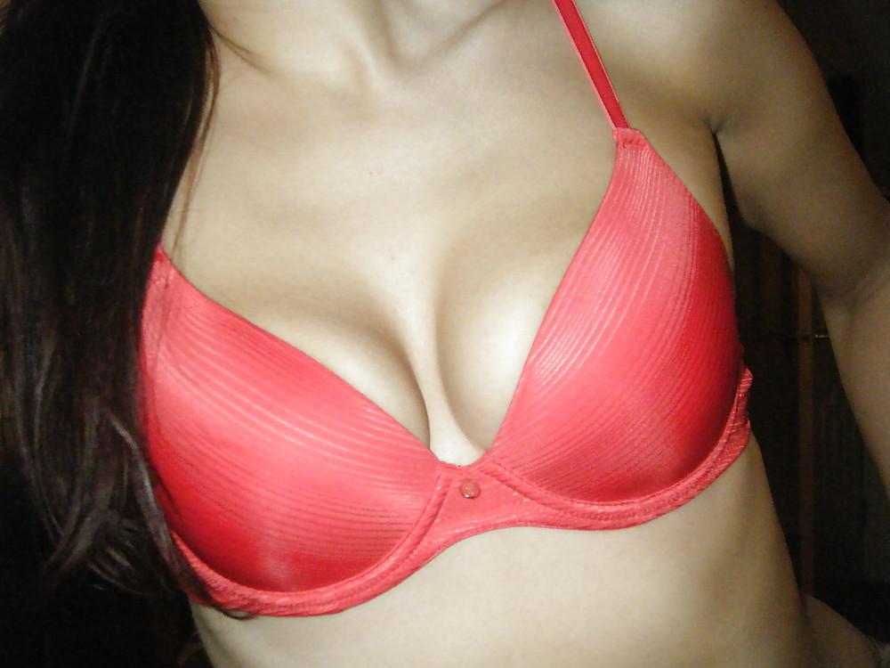 20P Woman their sell bra on the net 