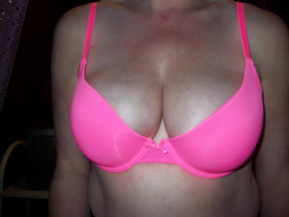 20P Woman their sell bra on the net 
