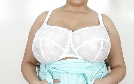20P Chunky tits in bra 18
