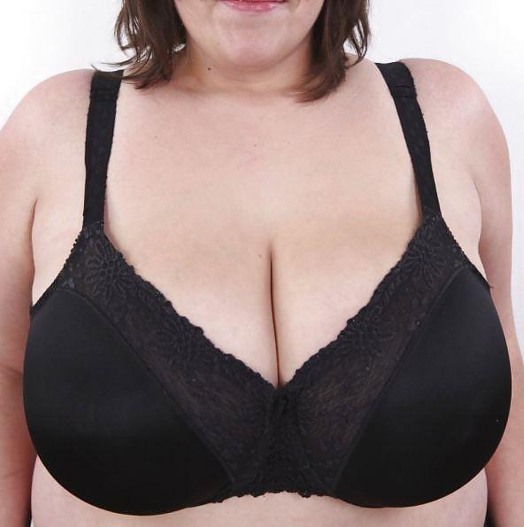 20P Chunky tits in bra 18