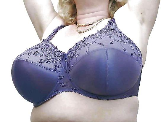 20P Chunky tits in bra 18