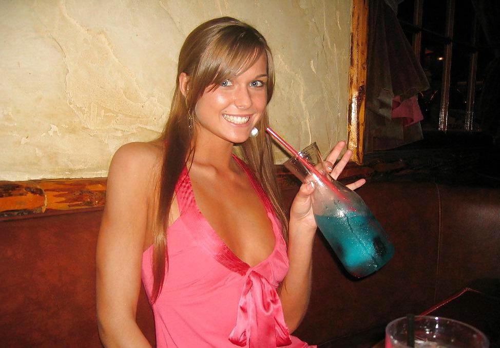 20P Brunette teen private pic