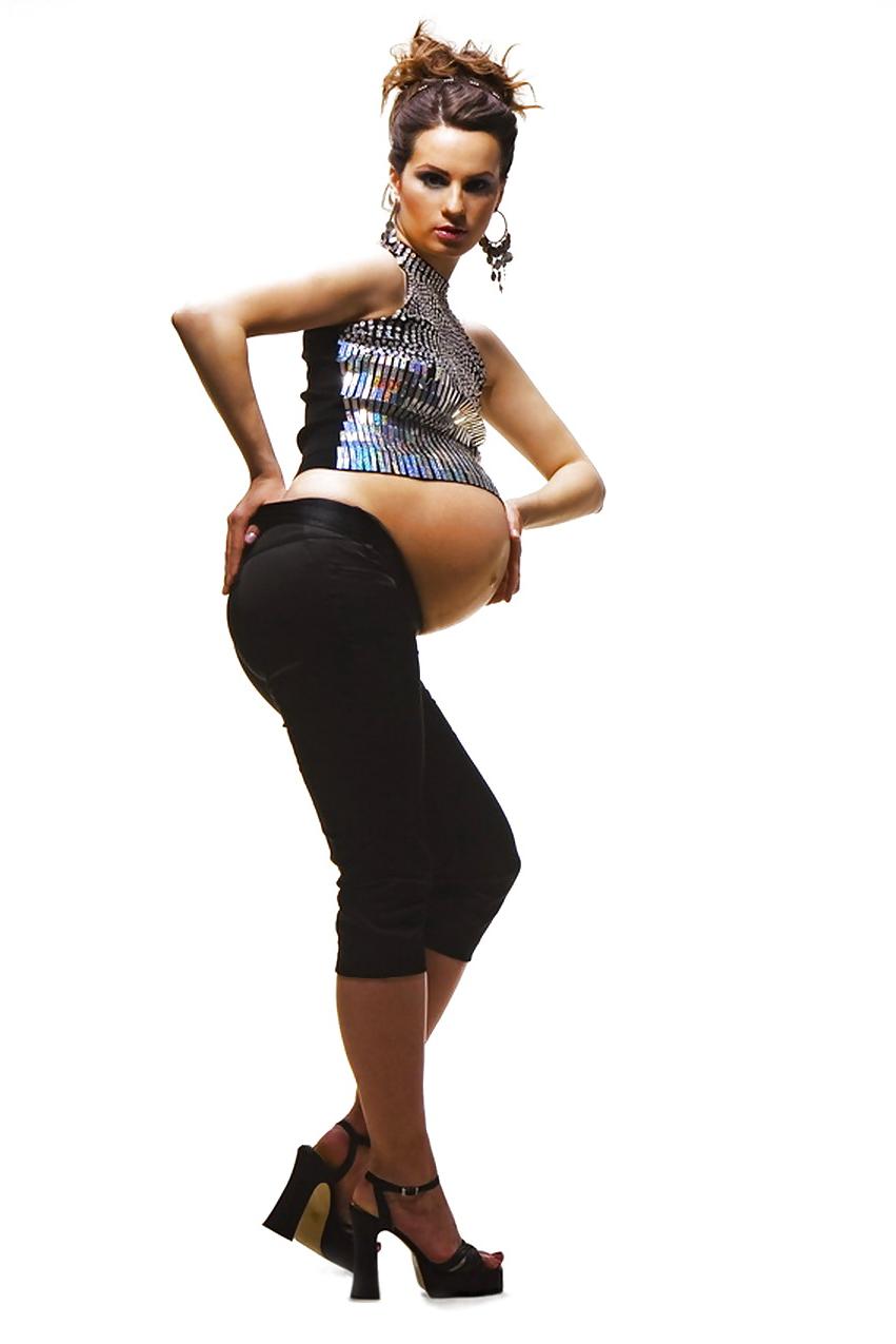 18P Arty Pregnant NN