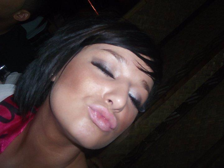 14P Everyone Wants To Cum On Isabel