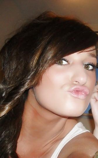 14P Everyone Wants To Cum On Isabel