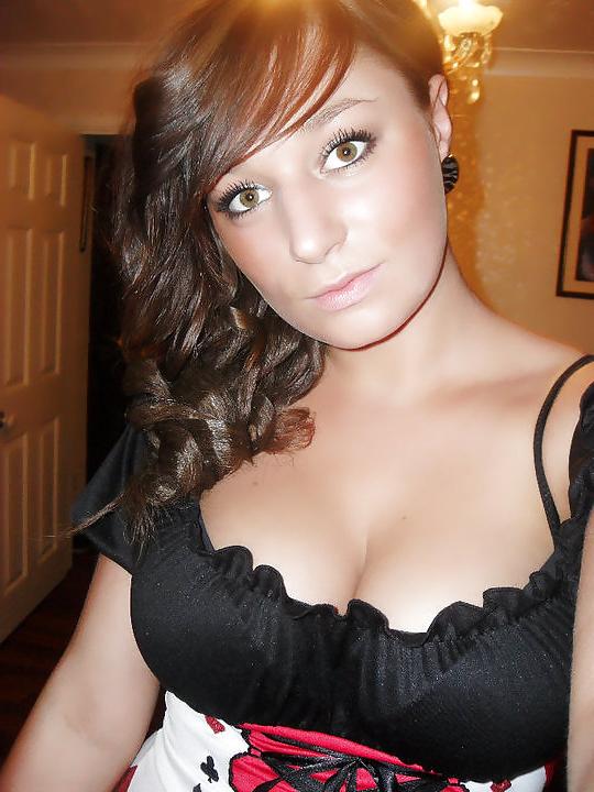 14P Everyone Wants To Cum On Isabel