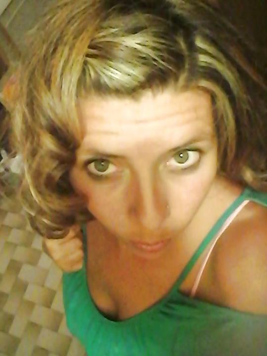 10P French Milf Laetitia's Face Pics