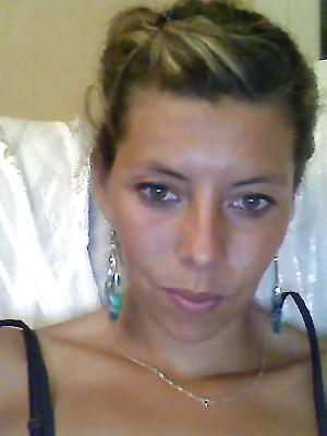 10P French Milf Laetitia's Face Pics