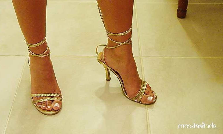 22P Pretty Latina Toes by XXXME
