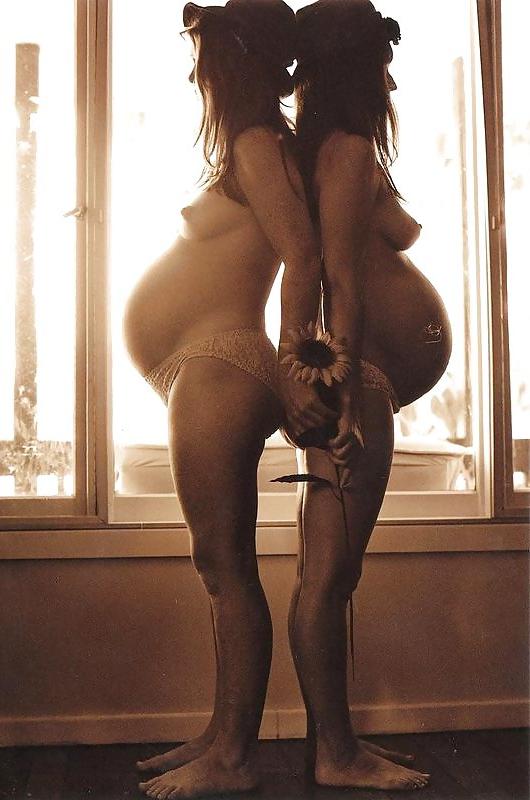 25P PREGNANT EROTICA by (LL)
