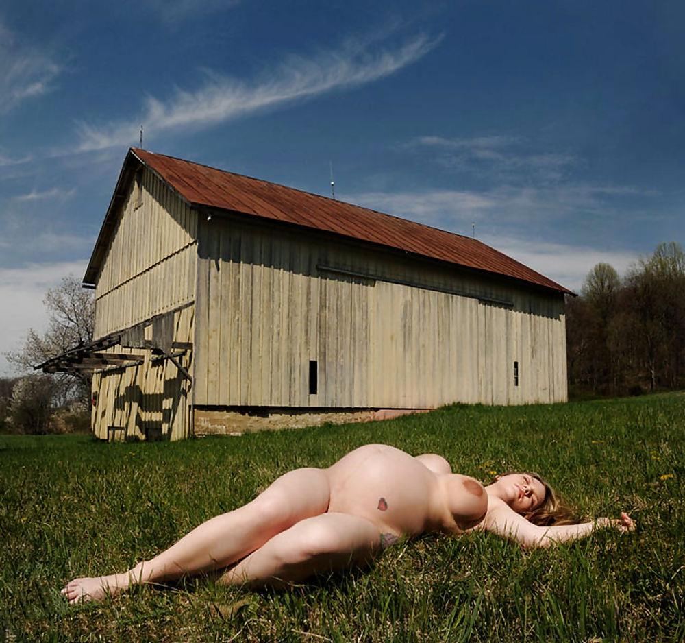 25P PREGNANT EROTICA by (LL)