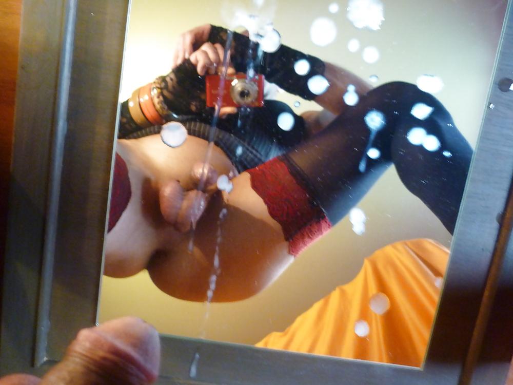 25P Cum on the mirror...