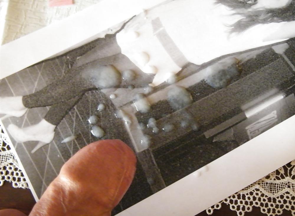 25P Cum On Pics