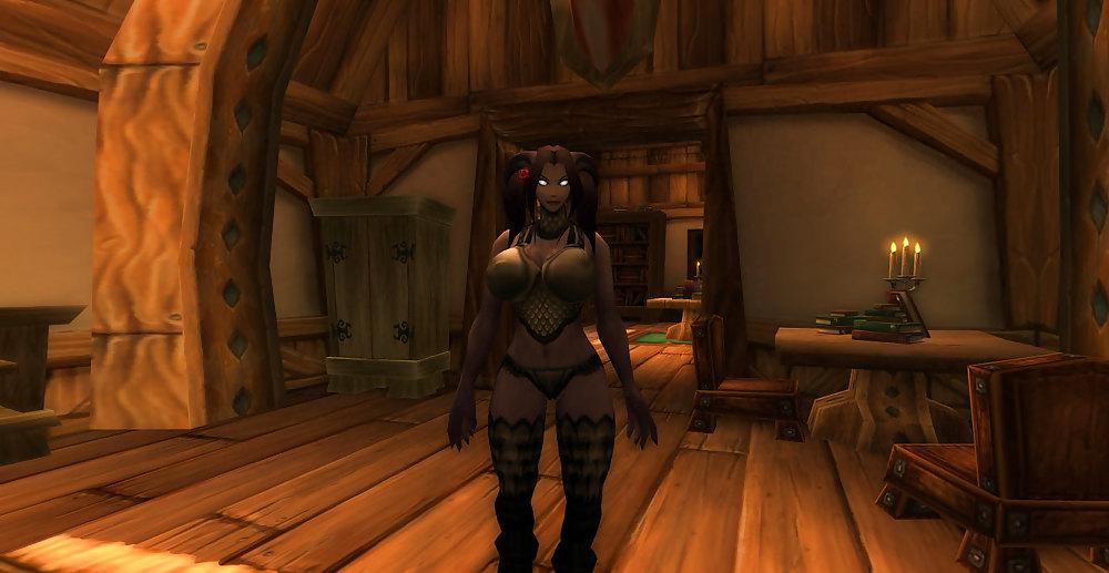 25P Draenei + Blood elf : Being pretty and fuckable.