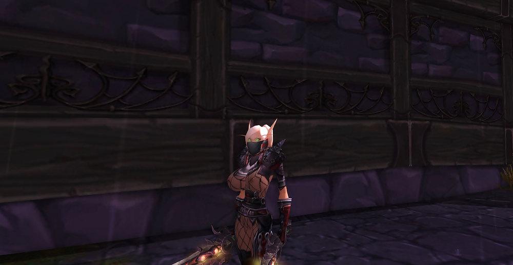 25P Draenei + Blood elf : Being pretty and fuckable.